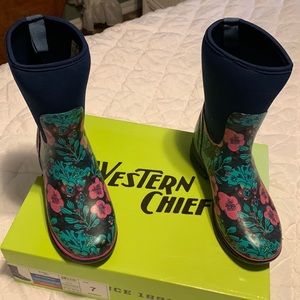 Western Chief Woodland Floral Neoprene mid